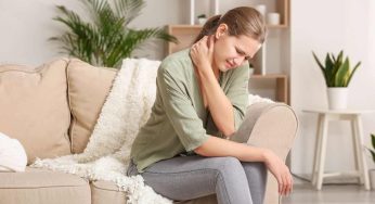 Dolore alla cervicale, sicuramente stai commettendo questo errore: se lo correggi, risolvi subito